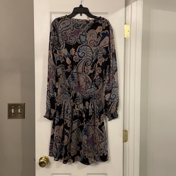 Dress - Picture 2 of 4